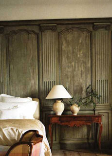 Stile provenzale: boiserie in rovere grigio - clicca per ingrandire