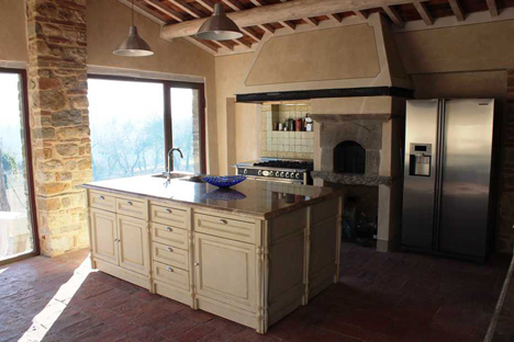 Cucine e mobili su misura: Cucina Mod. Menerbes - clicca per ingrandire