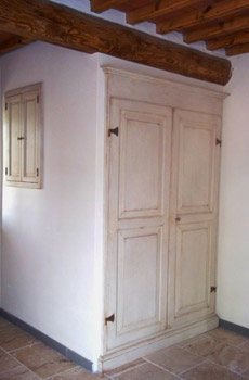 Stile provenzale: armadio a muro - clicca per ingrandire